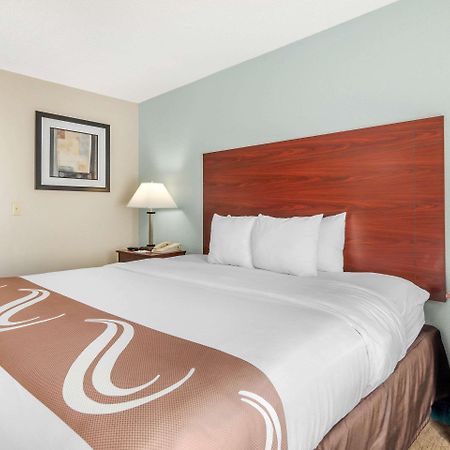Quality Suites Kansas City International Airport Buitenkant foto