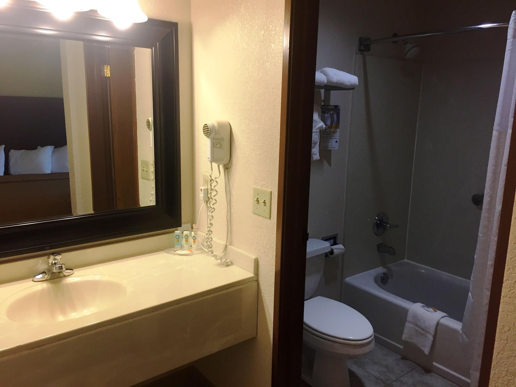 Quality Suites Kansas City International Airport Buitenkant foto