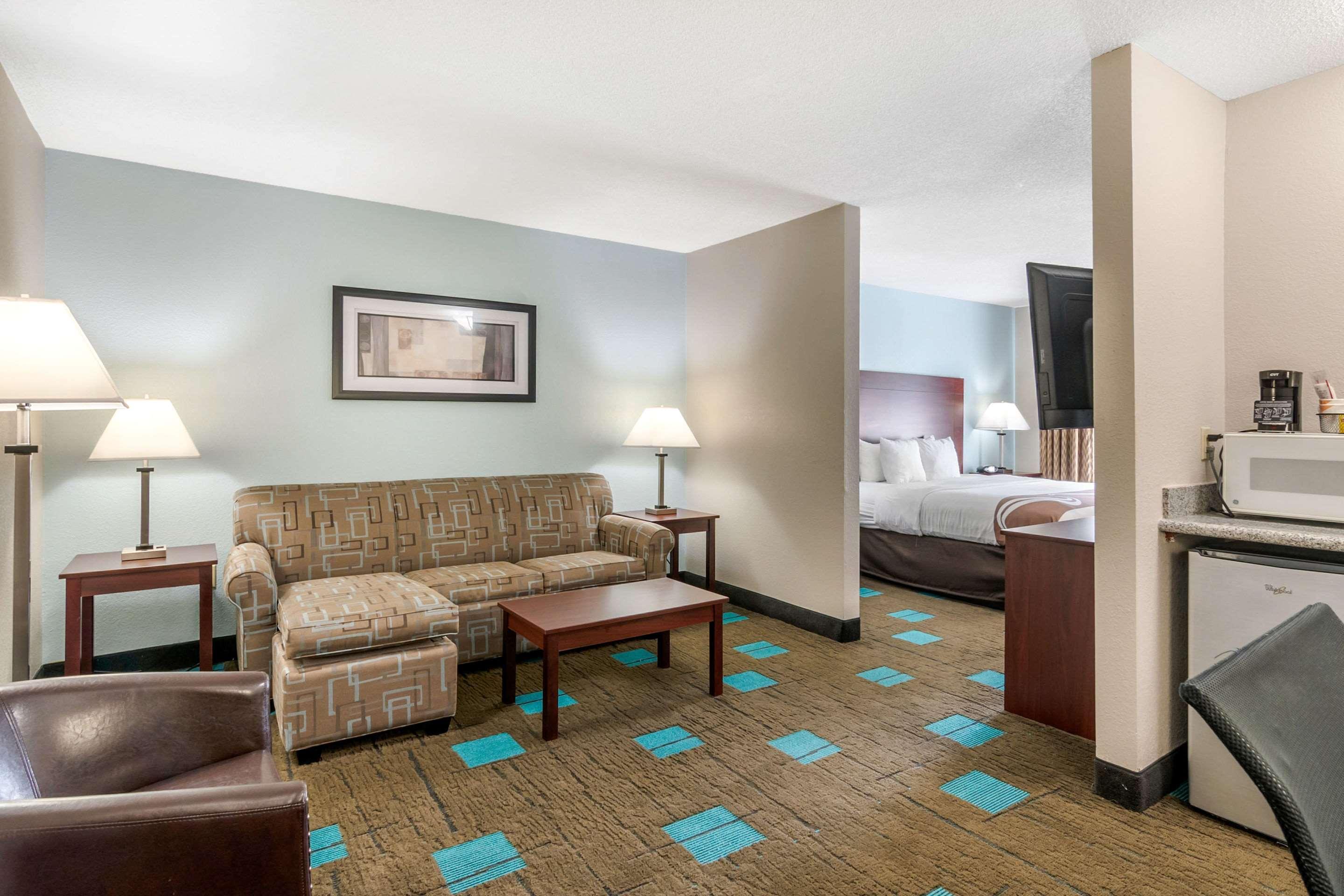 Quality Suites Kansas City International Airport Buitenkant foto