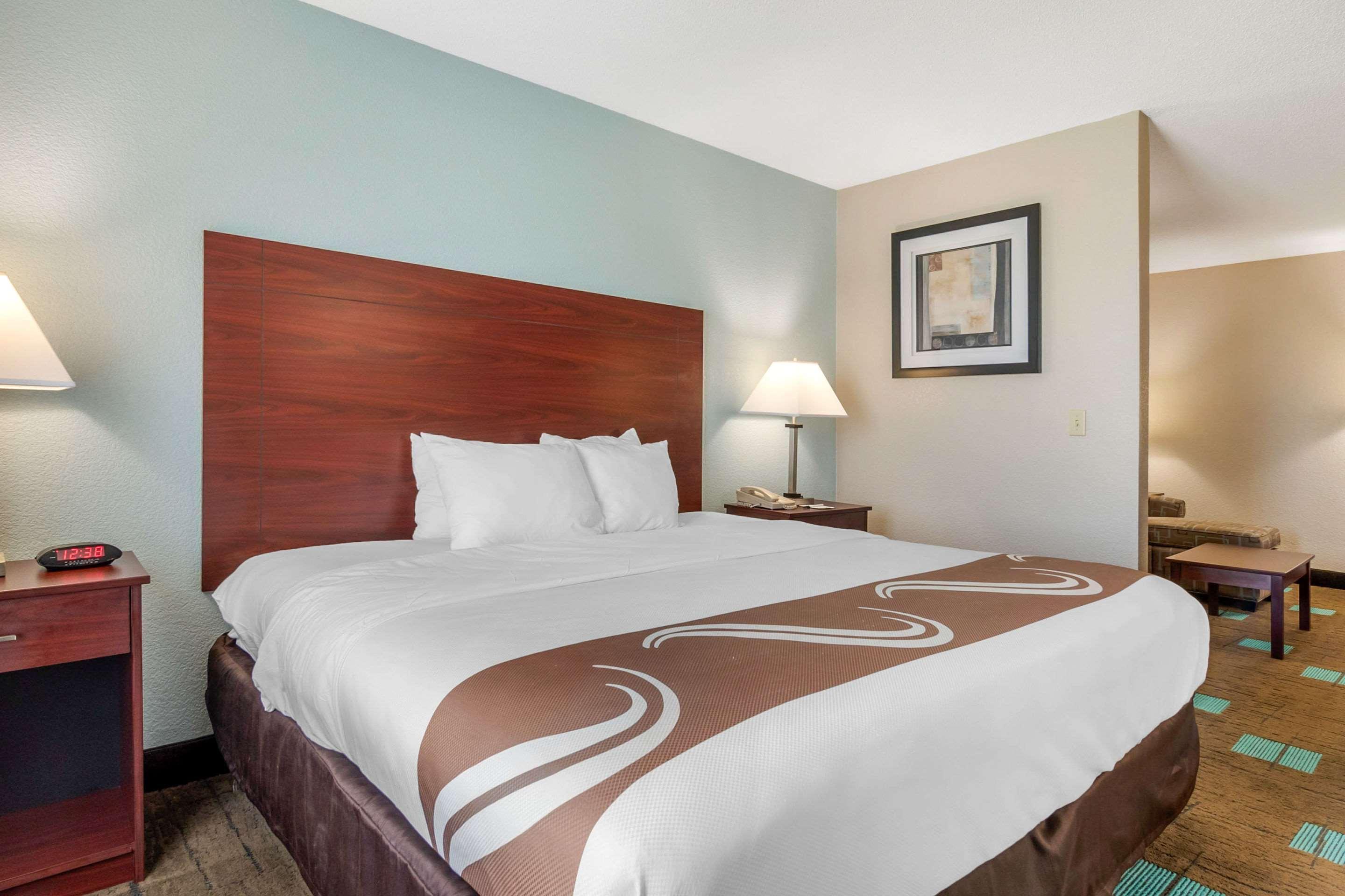 Quality Suites Kansas City International Airport Buitenkant foto