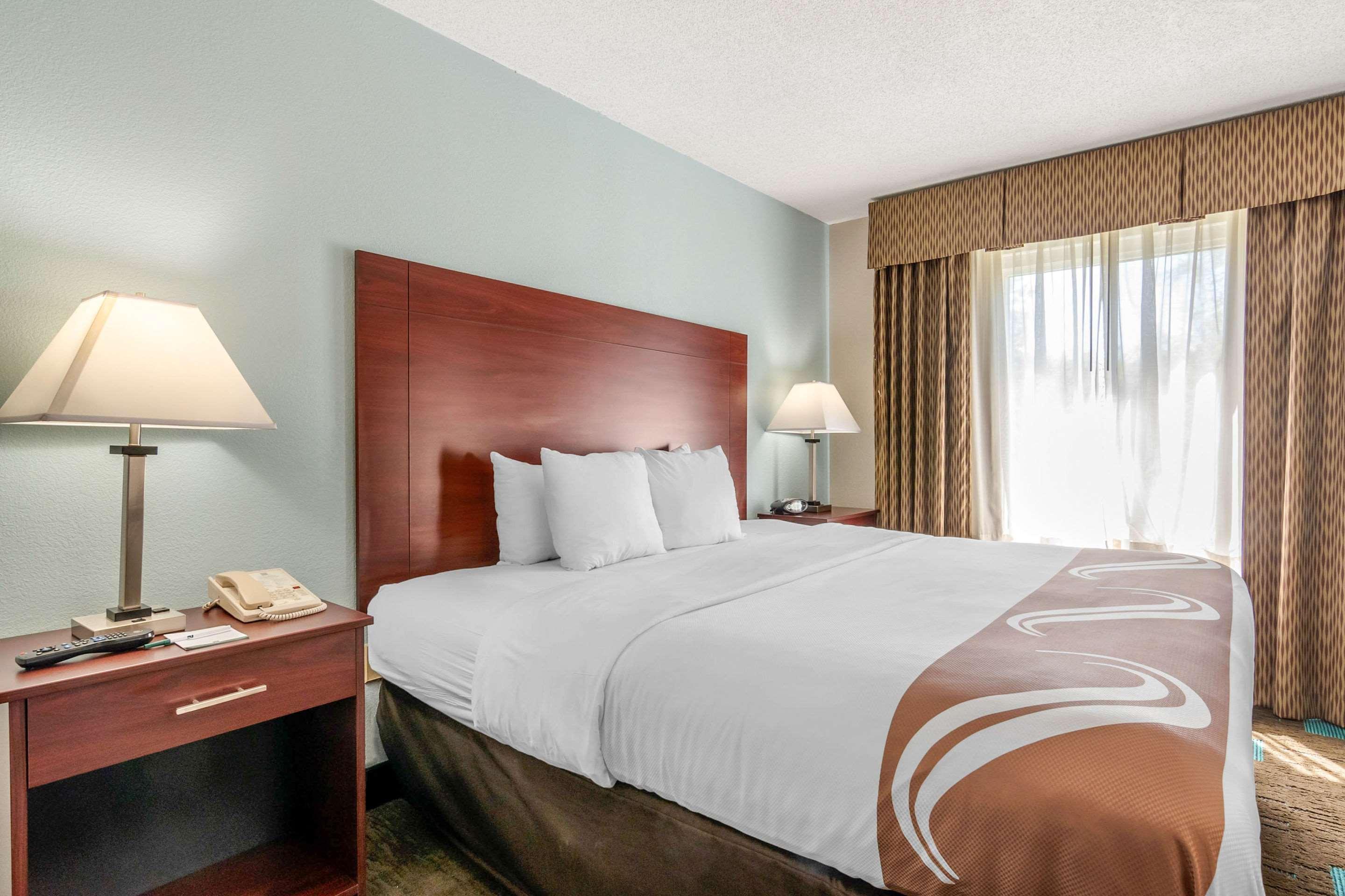 Quality Suites Kansas City International Airport Buitenkant foto